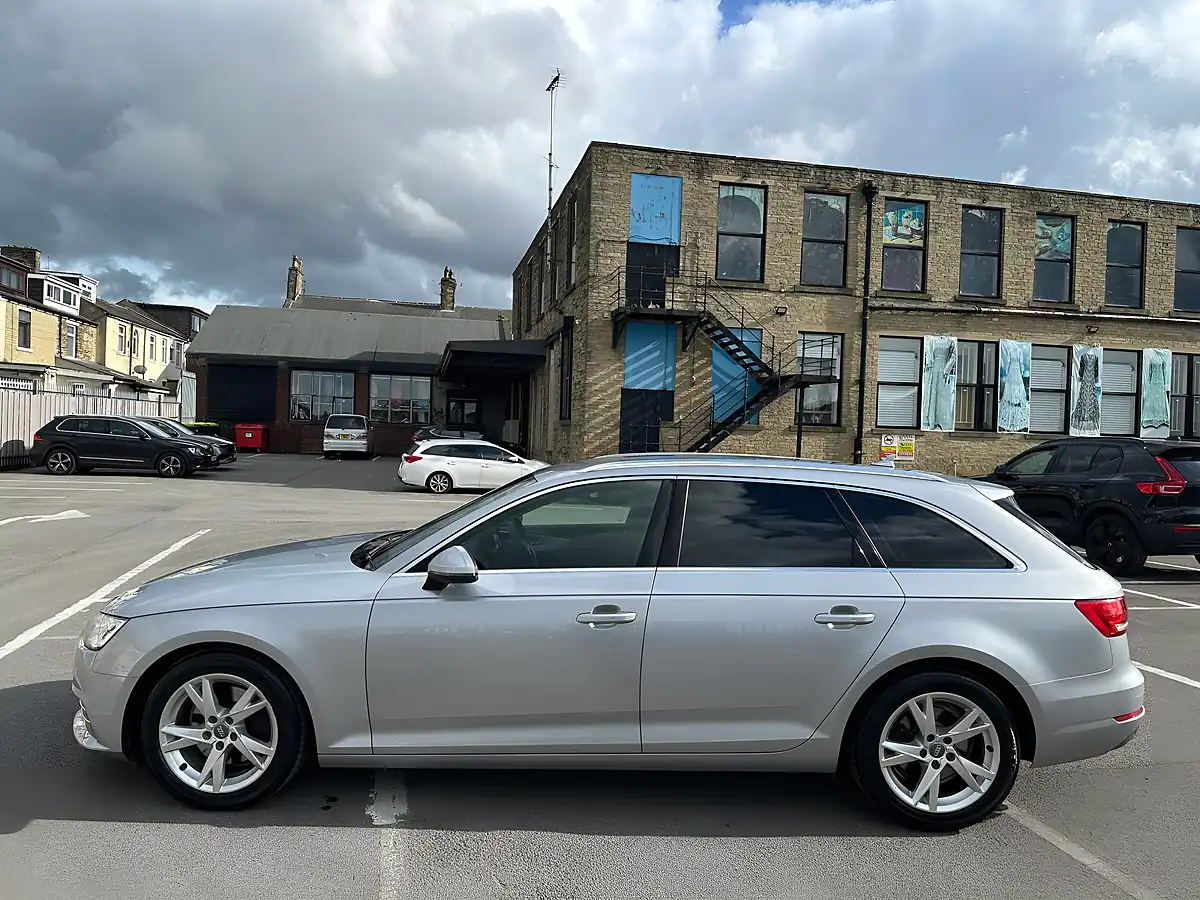Used Audi Ultra Sport With Leather Silver - Interior and Exterior details 15