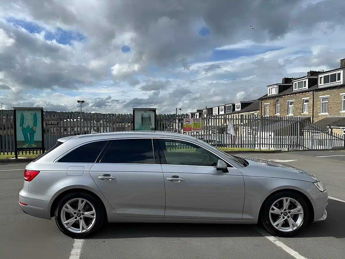 Used Audi Ultra Sport With Leather Silver - Interior and Exterior details 17