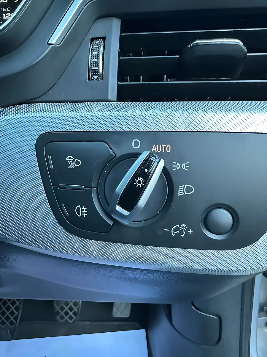 Used Audi Ultra Sport With Leather Silver - Interior and Exterior details 5