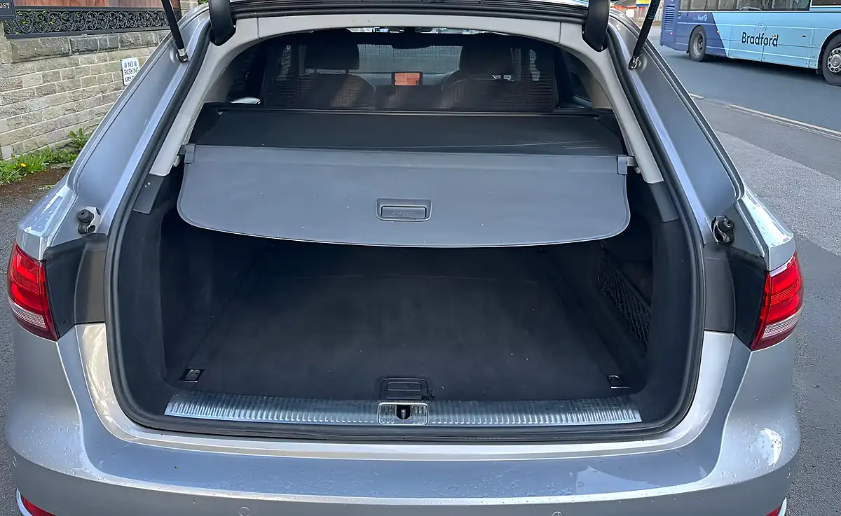 Used Audi Ultra Sport With Leather Silver - Interior and Exterior details 8