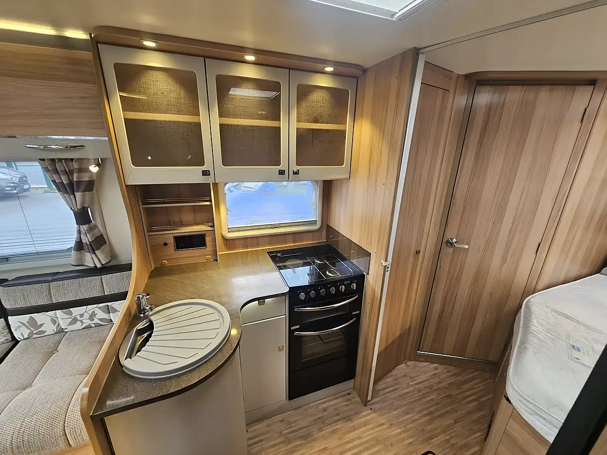 Used Bailey Approach Autograph 740 Low Profile 4 Berth Nero Black - Interior and Exterior details 11