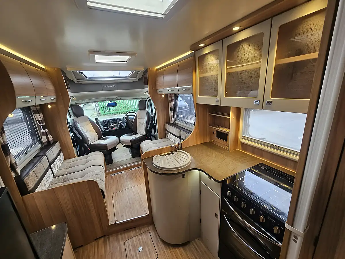 Used Bailey Approach Autograph 740 Low Profile 4 Berth Nero Black - Interior and Exterior details 12
