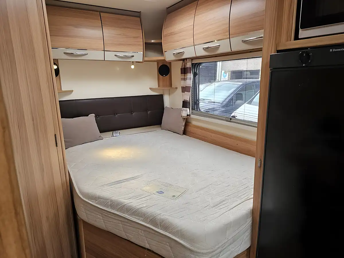 Used Bailey Approach Autograph 740 Low Profile 4 Berth Nero Black - Interior and Exterior details 17