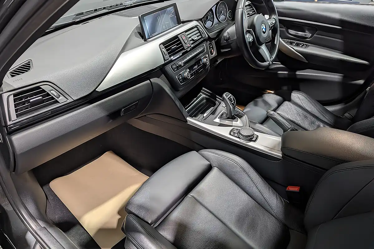 Used BMW 3 Series M Sport Mineral Grey - Interior and Exterior details 18