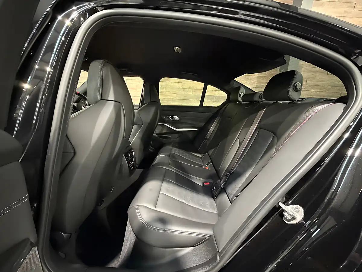 Used BMW M3 Competition Black Sapphire - Interior and Exterior details 12