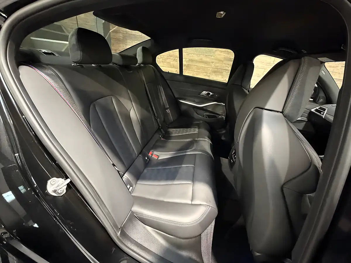 Used BMW M3 Competition Black Sapphire - Interior and Exterior details 14