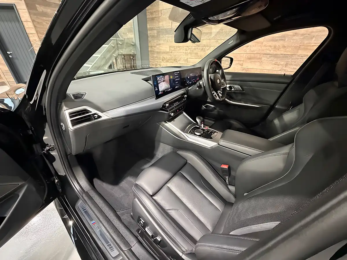 Used BMW M3 Competition Black Sapphire - Interior and Exterior details 9