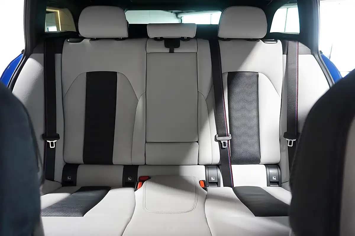 Used BMW M3 Competition Touring Portimao Blue - Interior and Exterior details 9