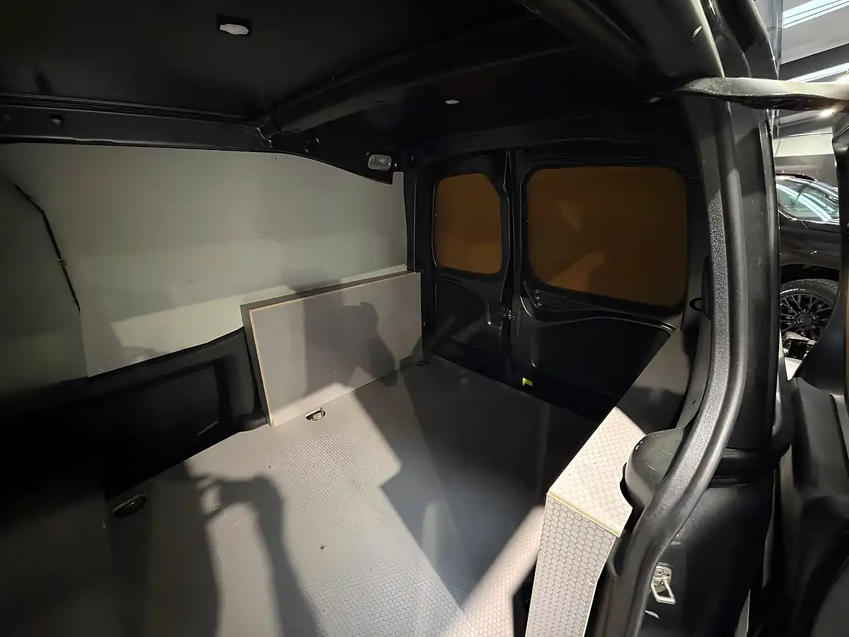 Used Citroen Berlingo Enterprise Grey - Interior and Exterior details 11