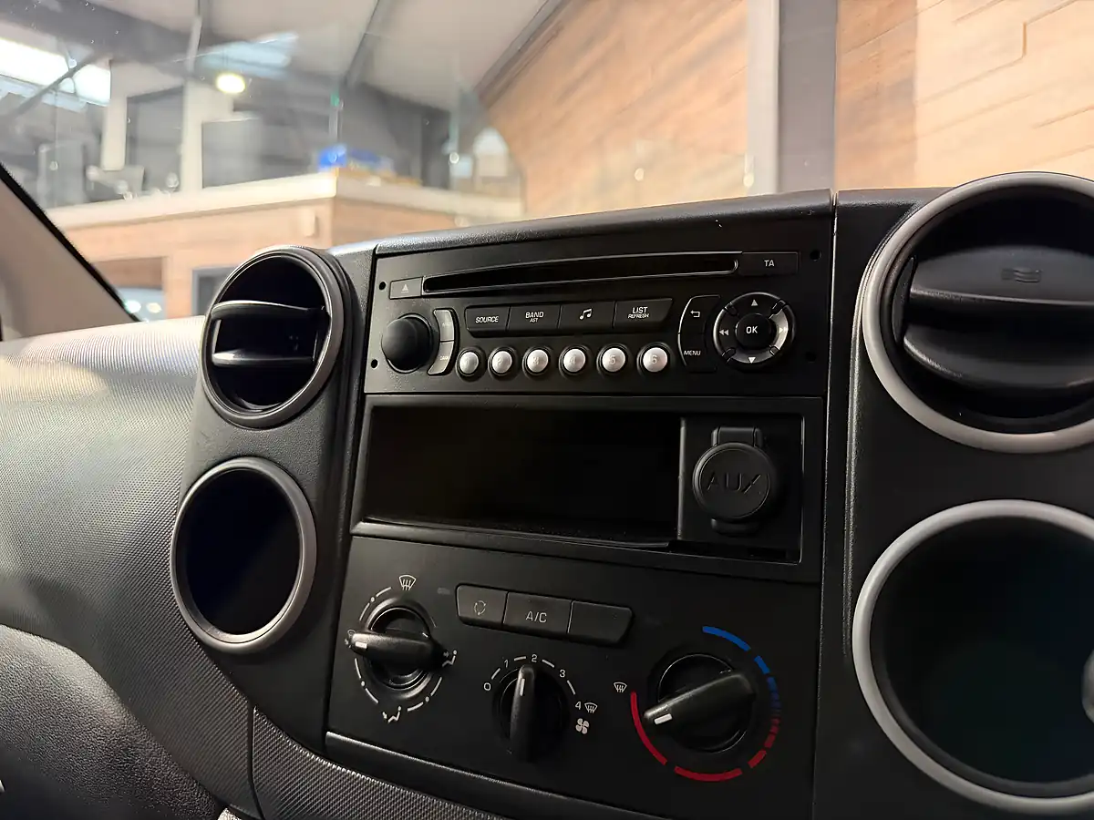 Used Citroen Berlingo Enterprise Grey - Interior and Exterior details 15