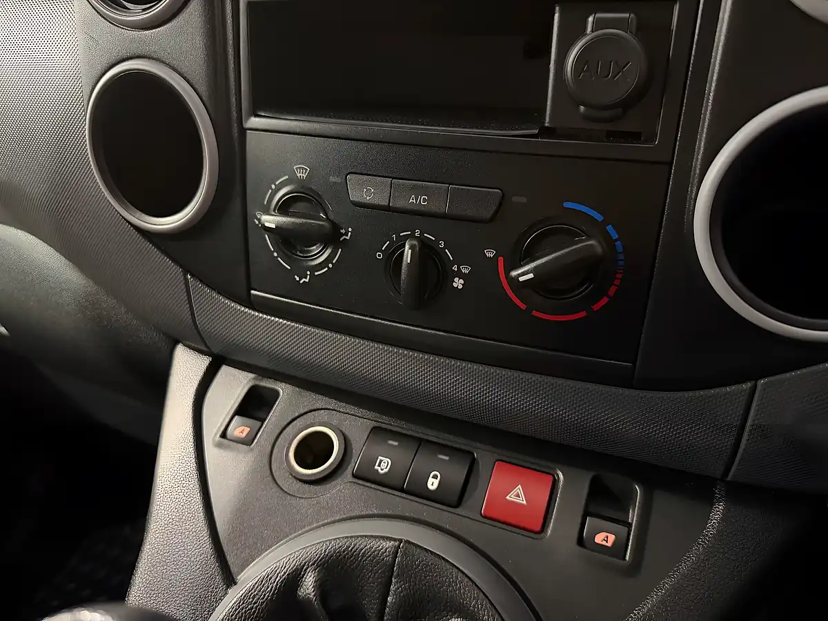 Used Citroen Berlingo Enterprise Grey - Interior and Exterior details 16
