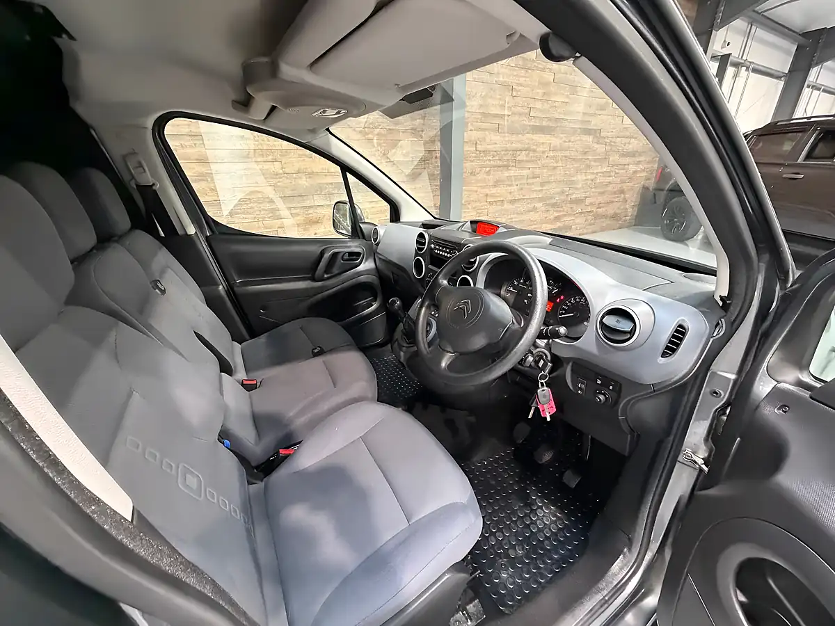 Used Citroen Berlingo Enterprise Grey - Interior and Exterior details 7