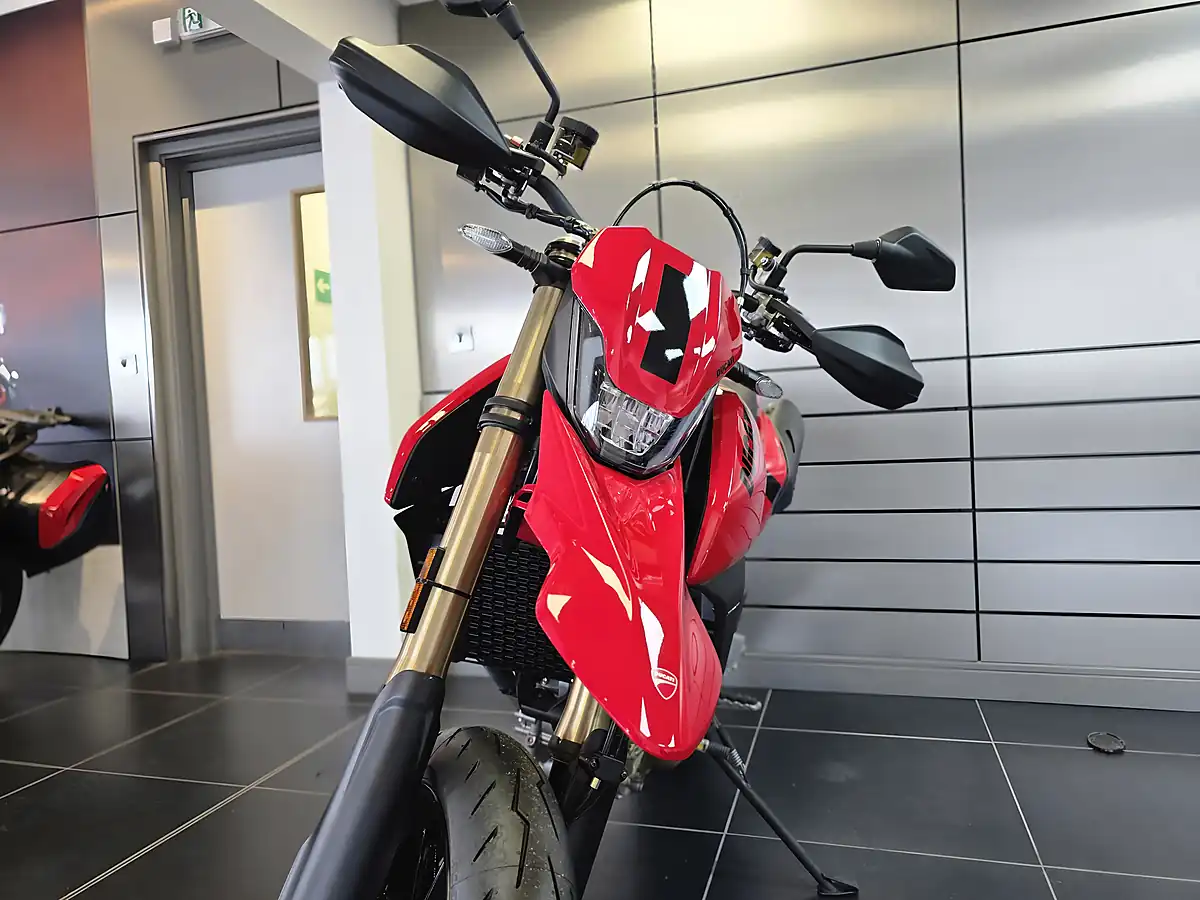 Used Ducati Hypermotard Mono Red - Interior and Exterior details 11
