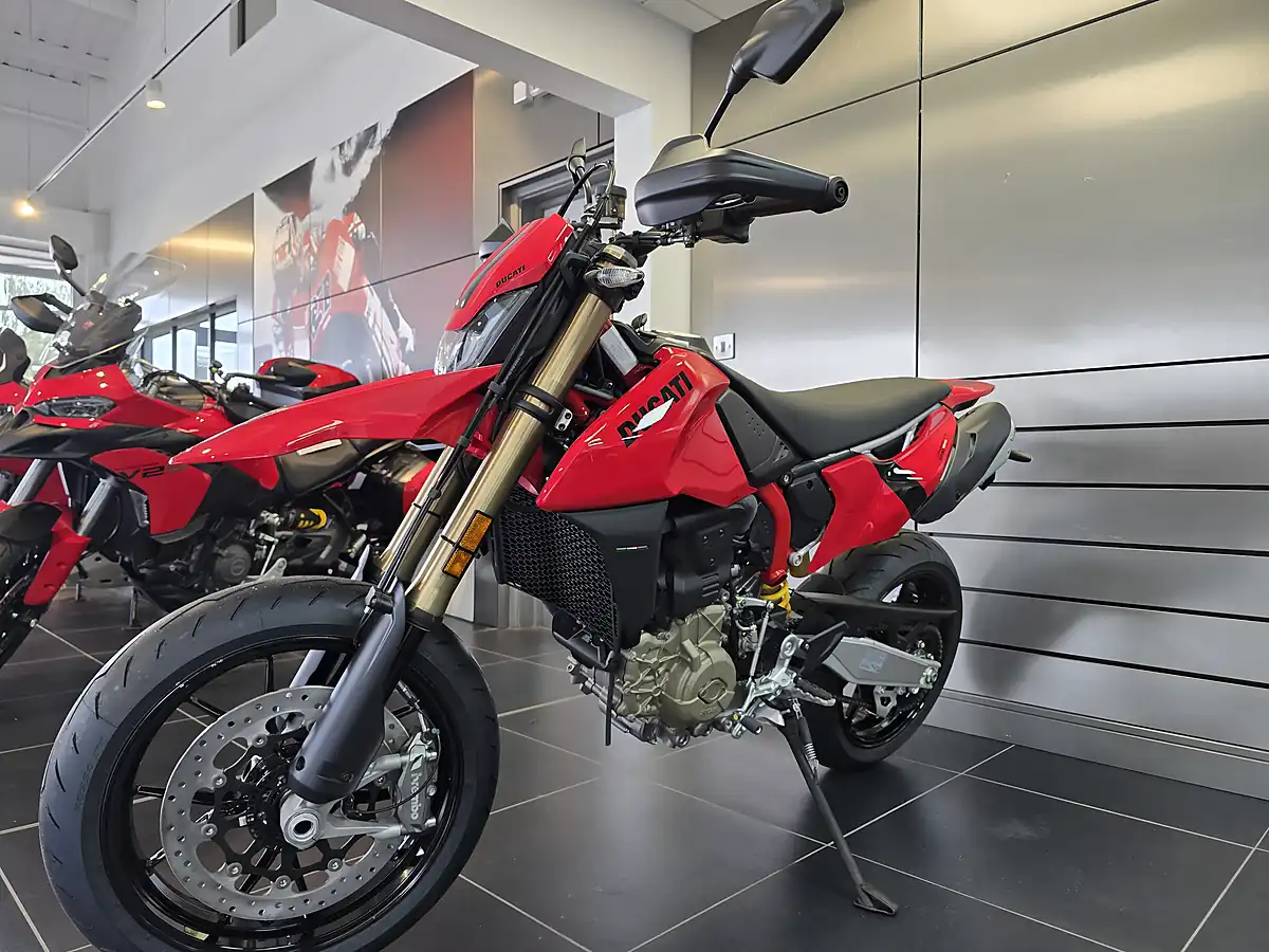 Used Ducati Hypermotard Mono Red - Interior and Exterior details 13