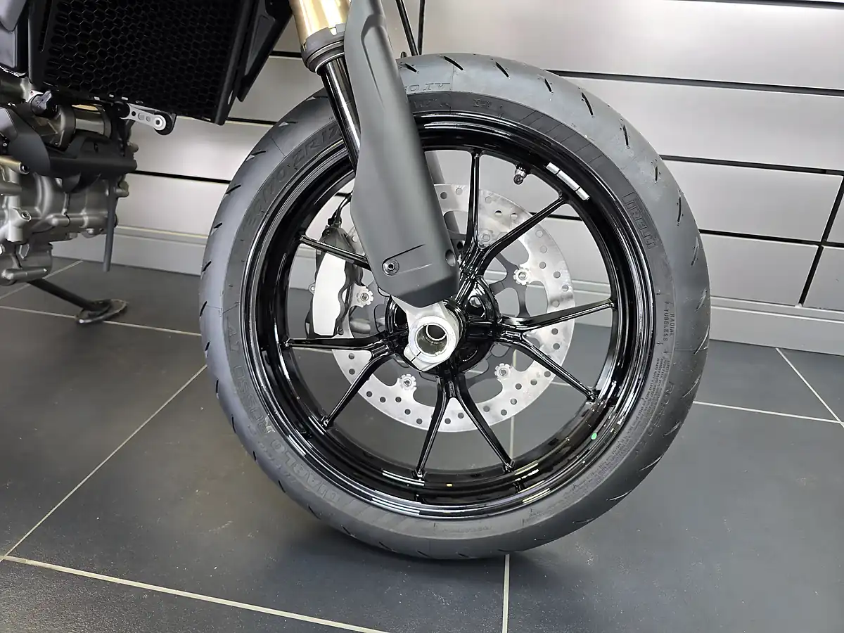 Used Ducati Hypermotard Mono Red - Interior and Exterior details 4