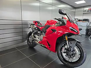 Used Ducati Panigale V2 Red - Interior and Exterior details 10