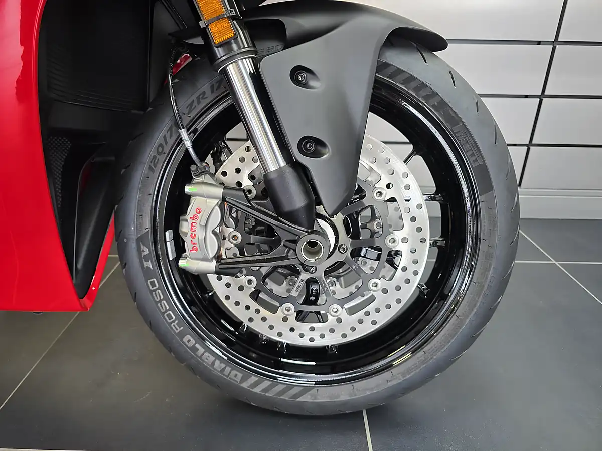 Used Ducati Panigale V2 Red - Interior and Exterior details 4