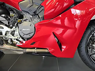 Used Ducati Panigale V2 Red - Interior and Exterior details 5