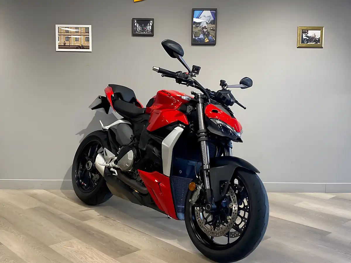 Used Ducati Streetfighter V2 - Interior and Exterior details 3