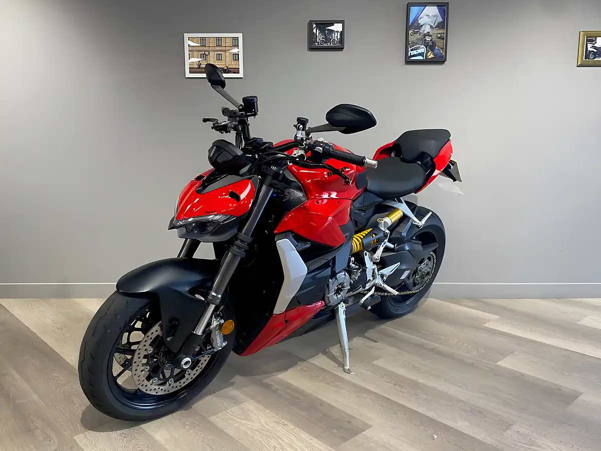 Used Ducati Streetfighter V2 - Interior and Exterior details 4