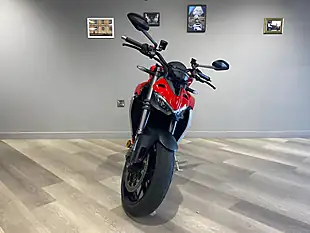 Used Ducati Streetfighter V2 - Interior and Exterior details 5