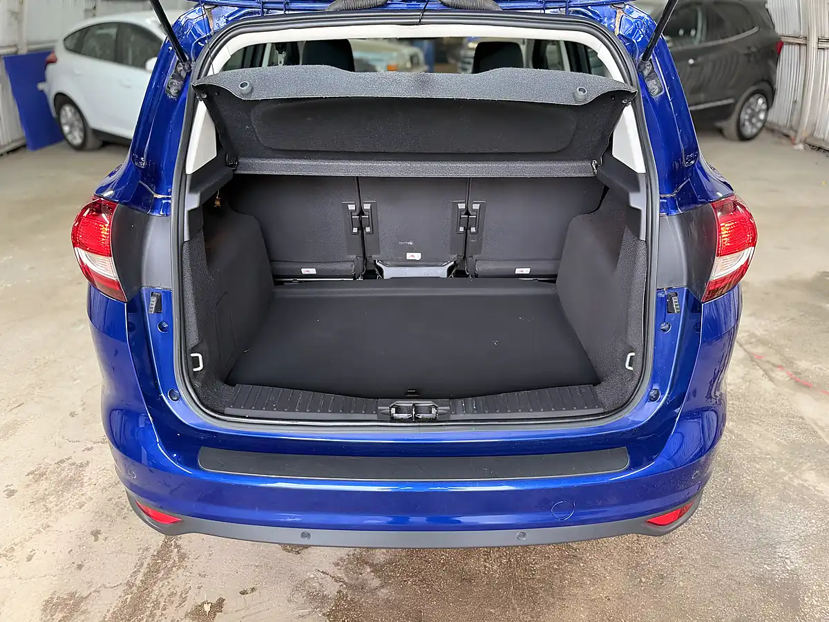 Used Ford C-Max Titanium Deep Impact Blue - Interior and Exterior details 10