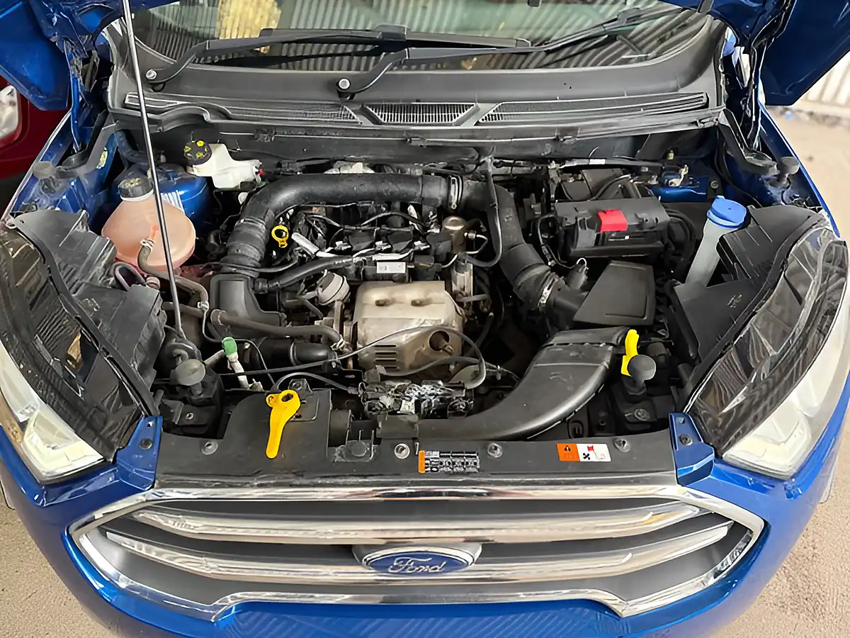 Used Ford Ecosport Titanium Blue Lightening - Interior and Exterior details 12
