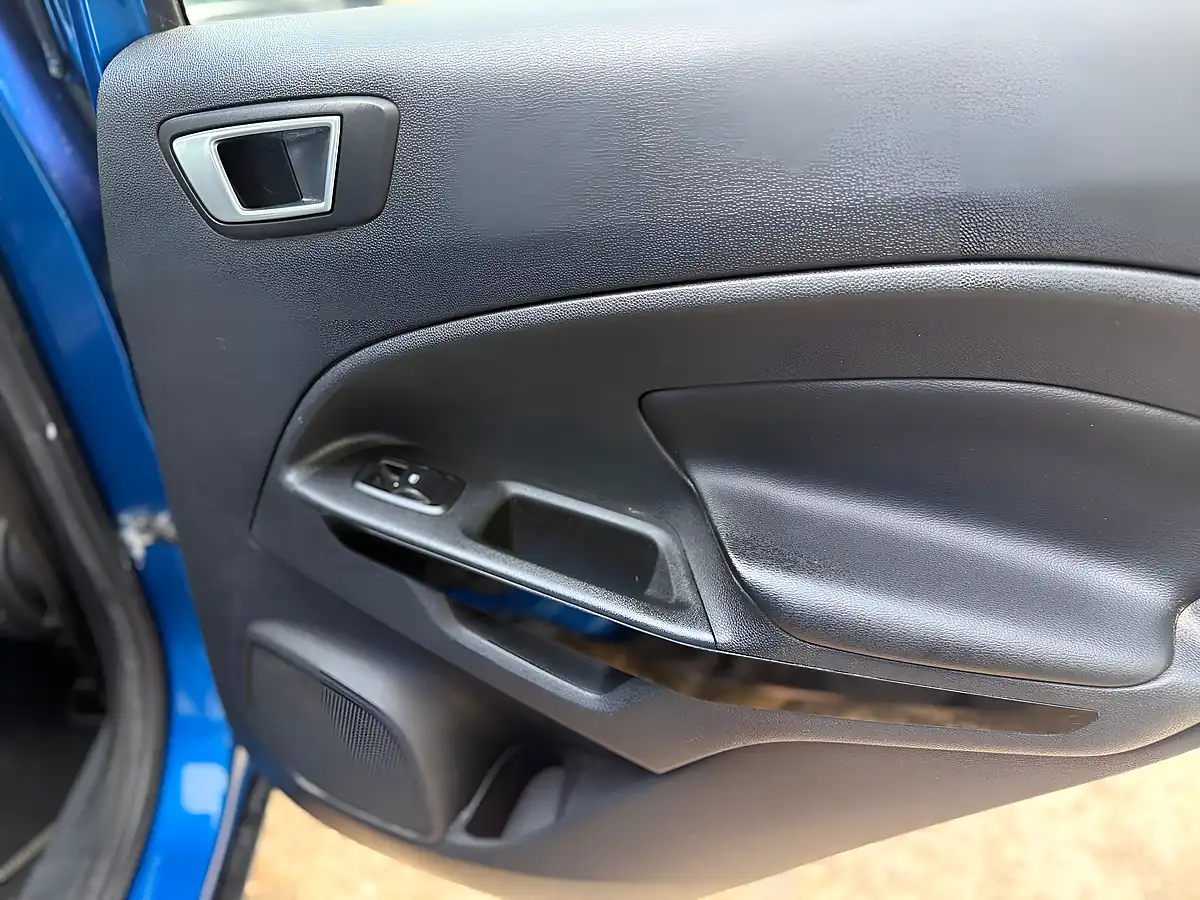 Used Ford Ecosport Titanium Blue Lightening - Interior and Exterior details 16