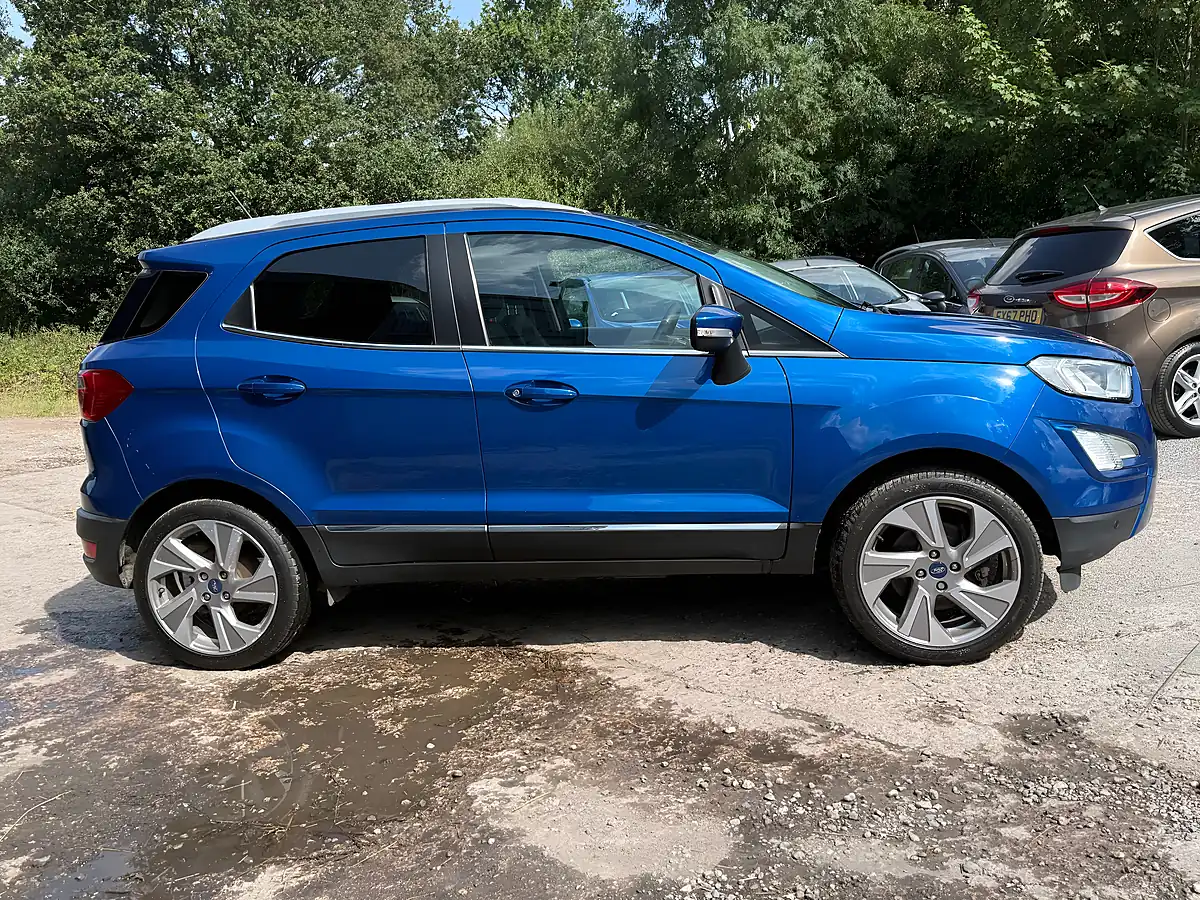 Used Ford Ecosport Titanium Blue Lightening - Interior and Exterior details 6