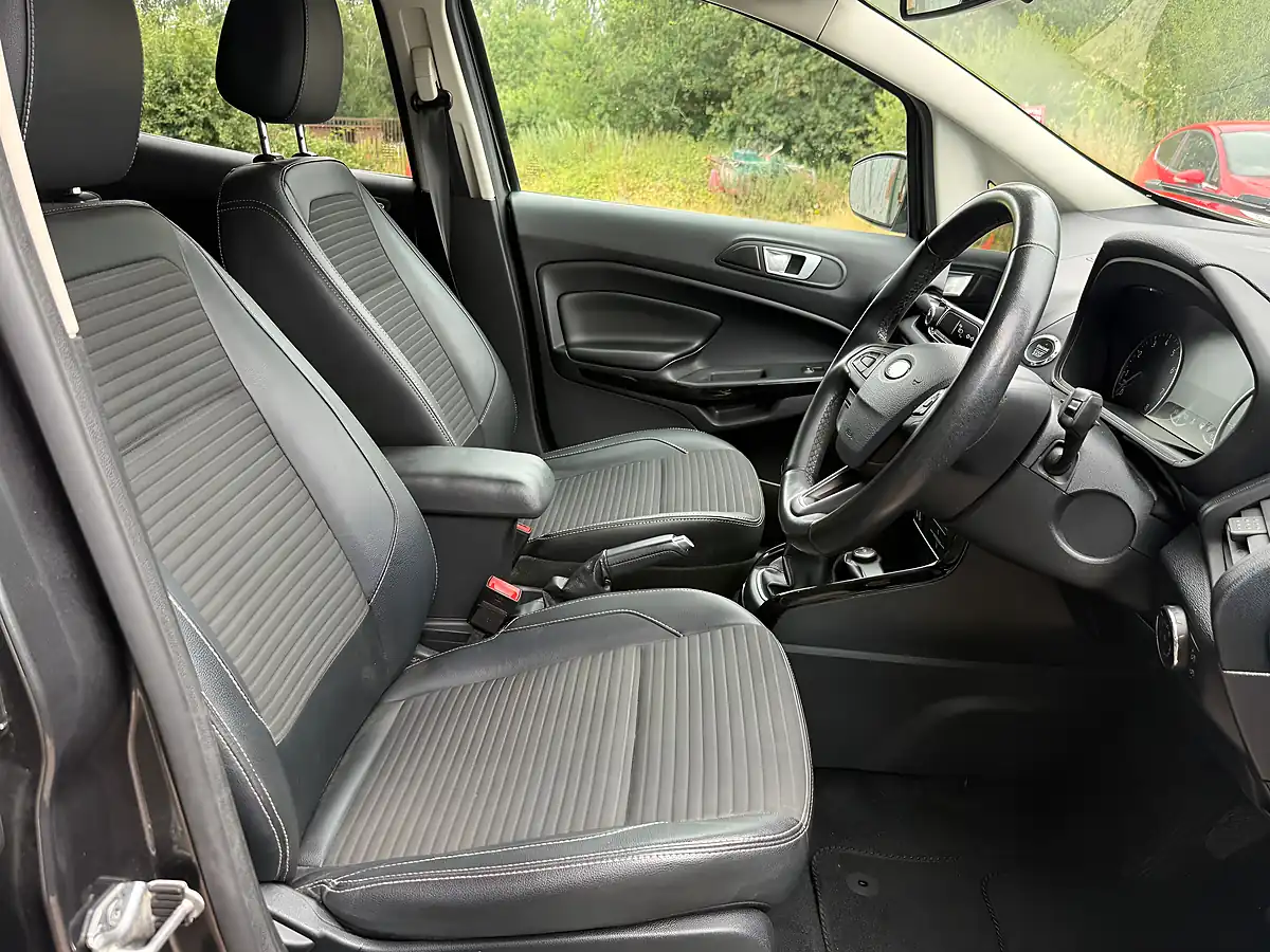 Used Ford Ecosport Titanium Magnetic Metallic - Interior and Exterior details 14