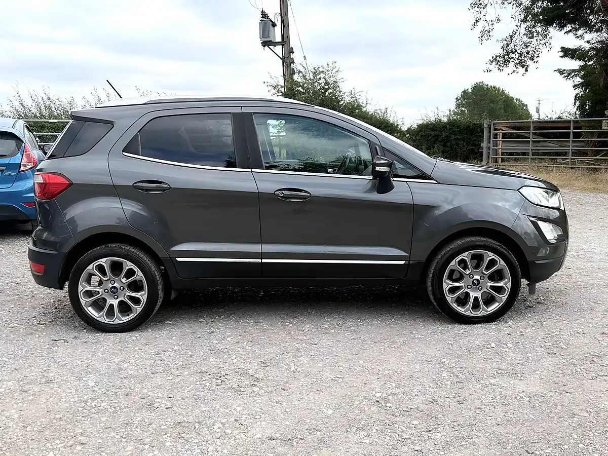 Used Ford Ecosport Titanium Magnetic Metallic - Interior and Exterior details 6