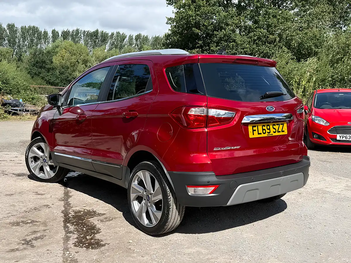 Used Ford Ecosport Titanium Ruby Red Metallic - Interior and Exterior details 10