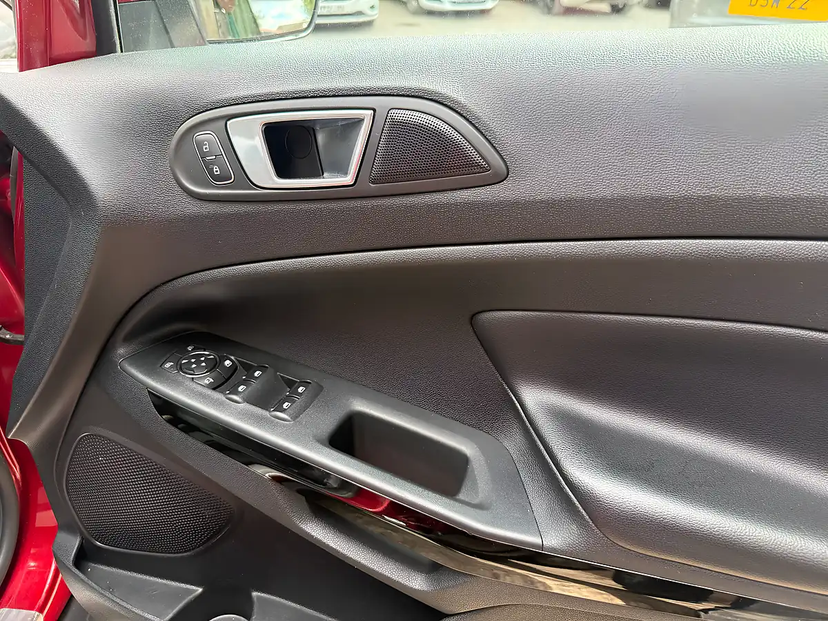 Used Ford Ecosport Titanium Ruby Red Metallic - Interior and Exterior details 17