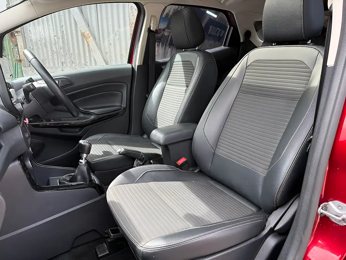 Used Ford Ecosport Titanium Ruby Red Metallic - Interior and Exterior details 18