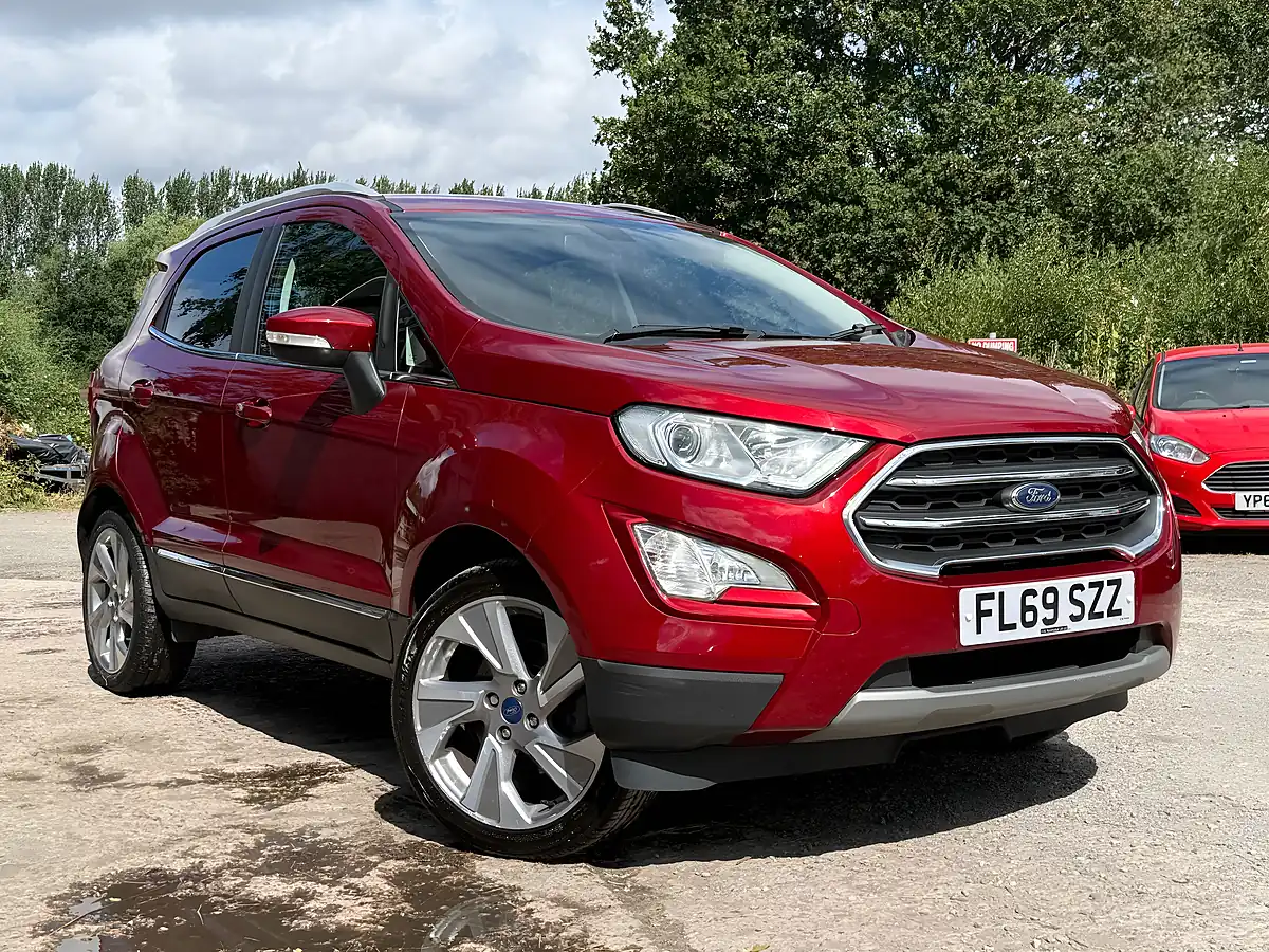 Used Ford Ecosport Titanium Ruby Red Metallic - Interior and Exterior details 5