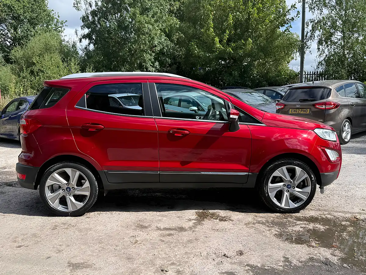 Used Ford Ecosport Titanium Ruby Red Metallic - Interior and Exterior details 6