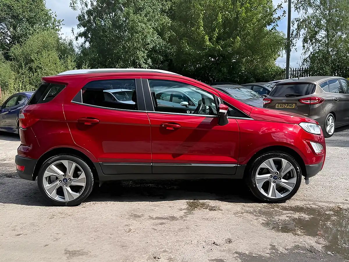 Used Ford Ecosport Titanium Ruby Red Metallic - Interior and Exterior details 7