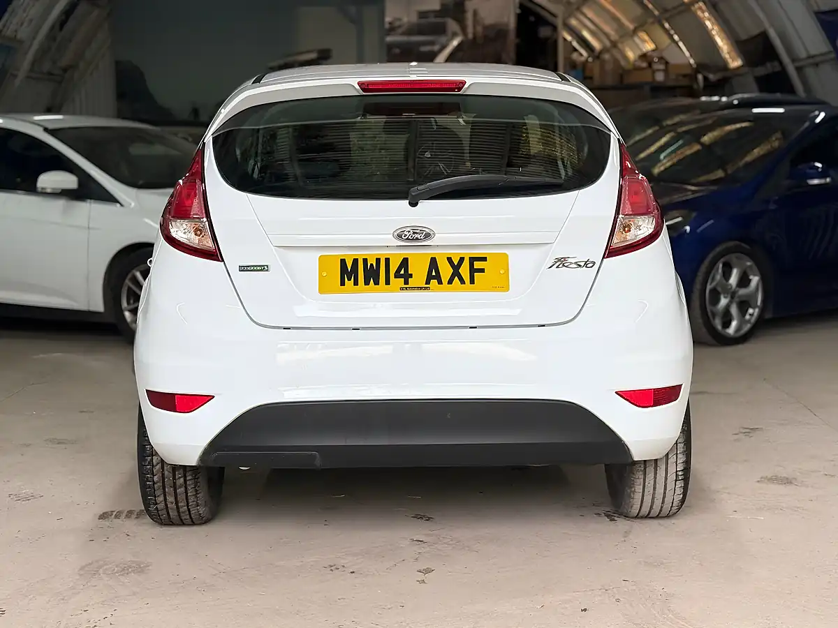 Used Ford Fiesta Zetec Frozen White - Interior and Exterior details 10