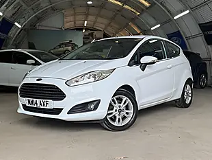 Used Ford Fiesta Zetec Frozen White - Interior and Exterior details 12