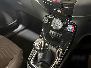 Used Ford Fiesta Zetec Frozen White - Interior and Exterior details 15