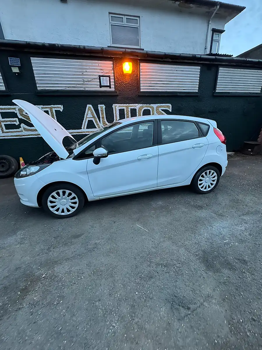 Used Ford Fiesta Zetec - Interior and Exterior details 10