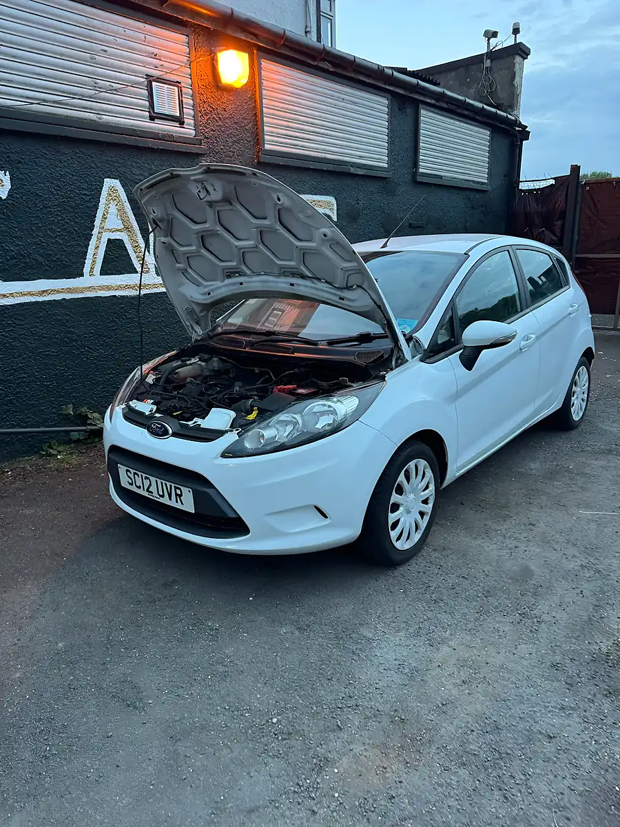 Used Ford Fiesta Zetec - Interior and Exterior details 3