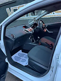 Used Ford Fiesta Zetec - Interior and Exterior details 5