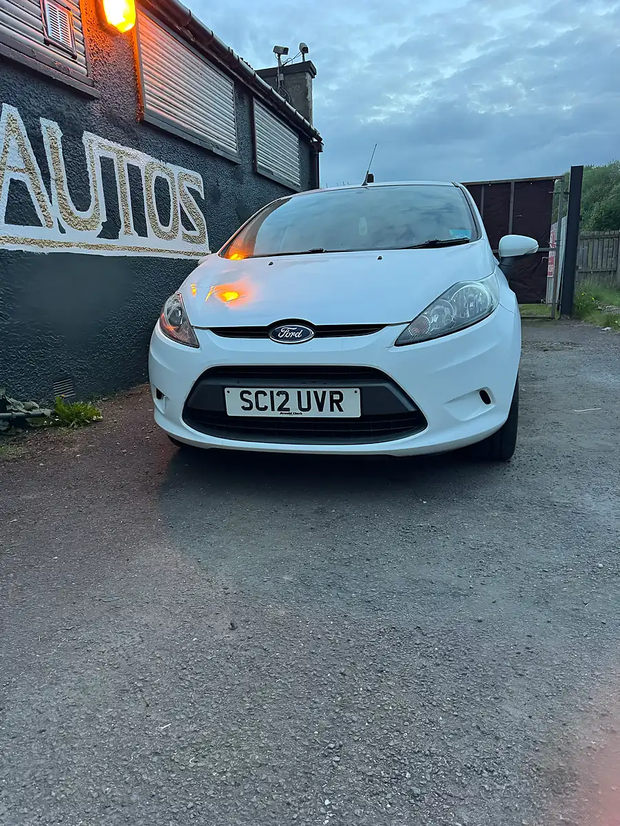 Used Ford Fiesta Zetec - Interior and Exterior details 7