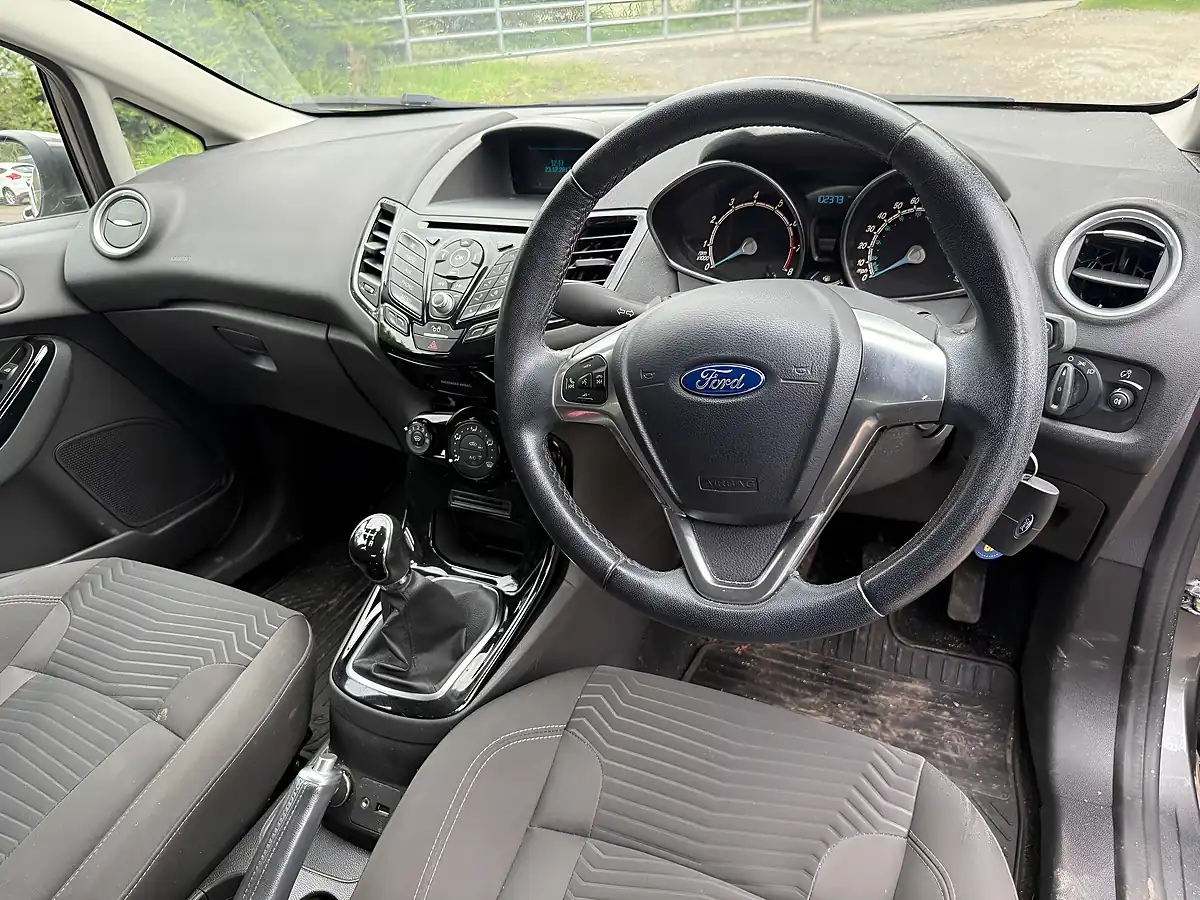 Used Ford Fiesta Zetec Magnetic Metallic - Interior and Exterior details 14