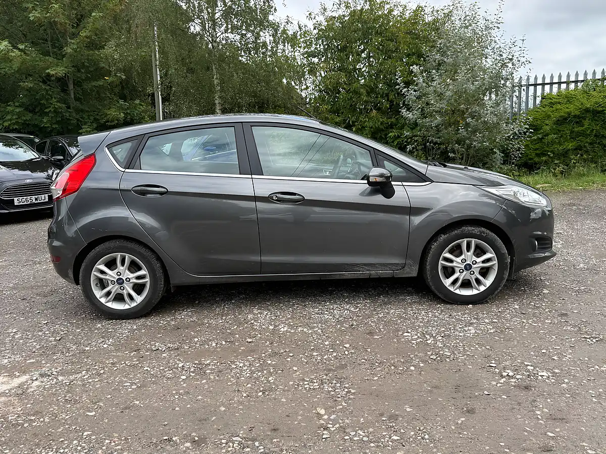 Used Ford Fiesta Zetec Magnetic Metallic - Interior and Exterior details 6