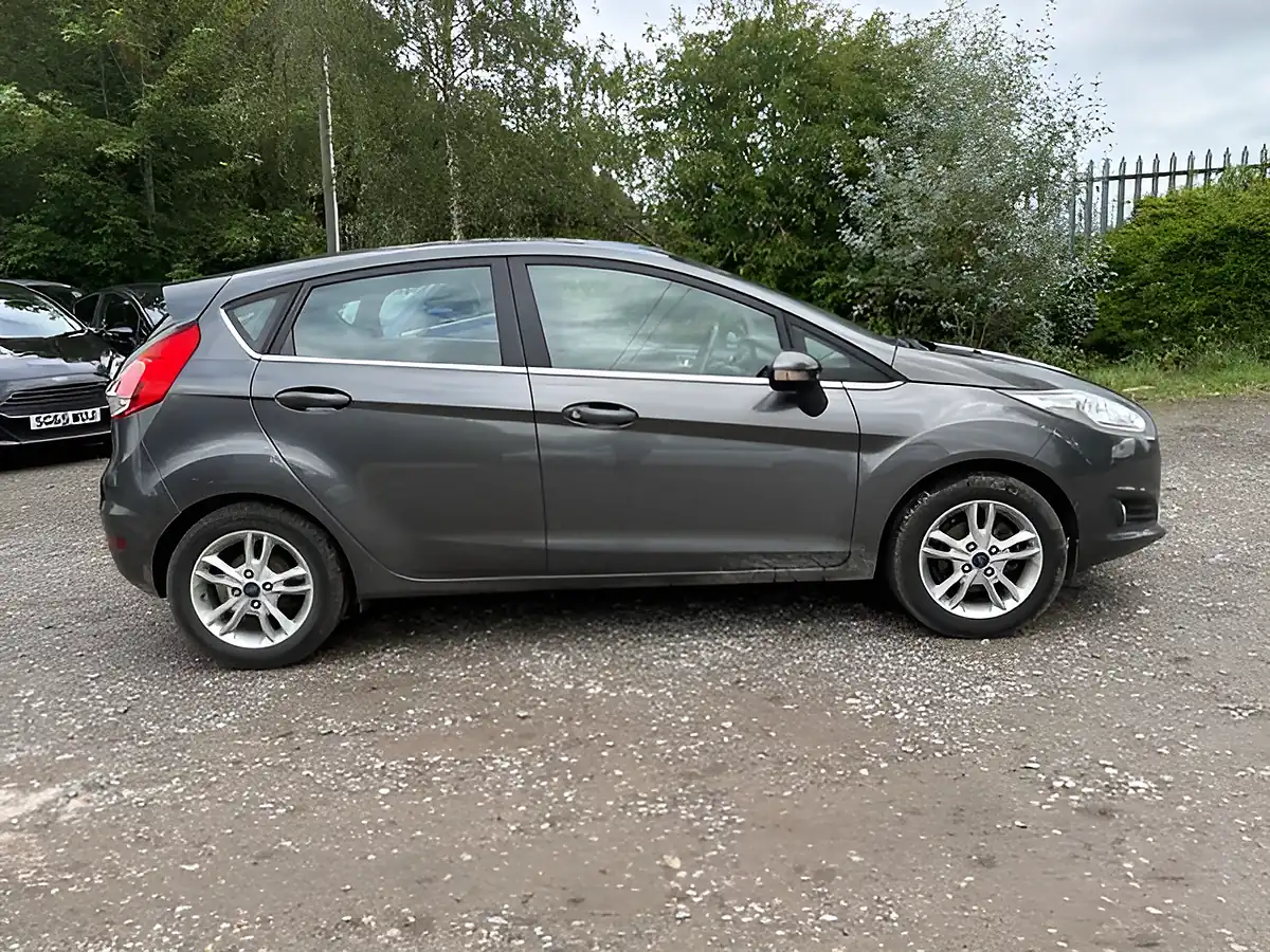 Used Ford Fiesta Zetec Magnetic Metallic - Interior and Exterior details 7