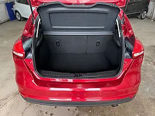 Used Ford Focus Titanium Candy Red - Interior and Exterior details 10