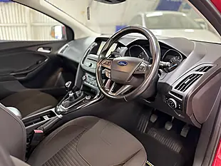 Used Ford Focus Titanium Candy Red - Interior and Exterior details 14