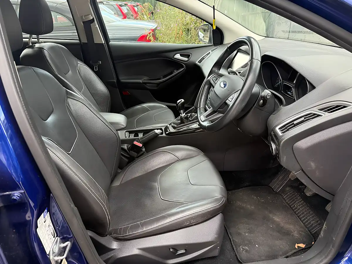 Used Ford Focus Titanium - Interior and Exterior details 13